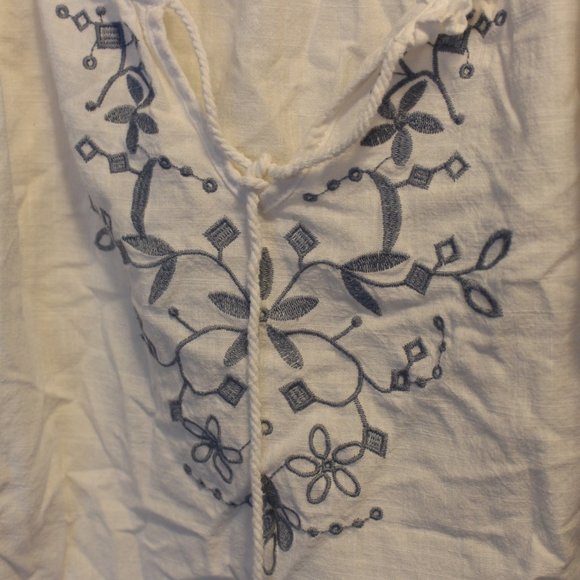 Casual blouse - Picture 2 of 4